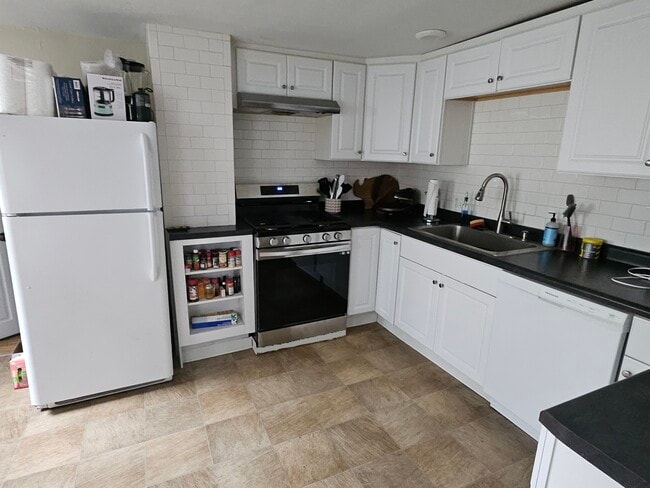 Building Photo - 126 N Franklin St Rental