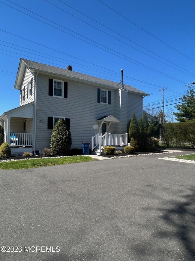 Photo - 497 Sycamore Ave