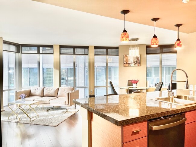 Photo - 819 Virginia St