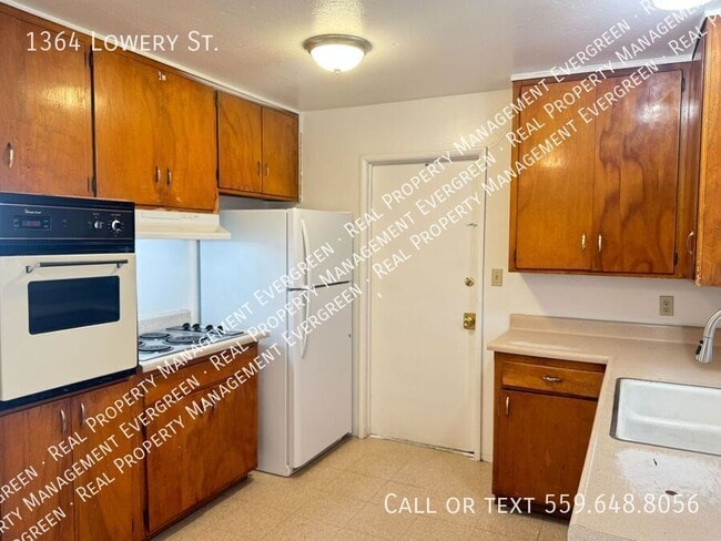 Photo - 1364 Lowery St