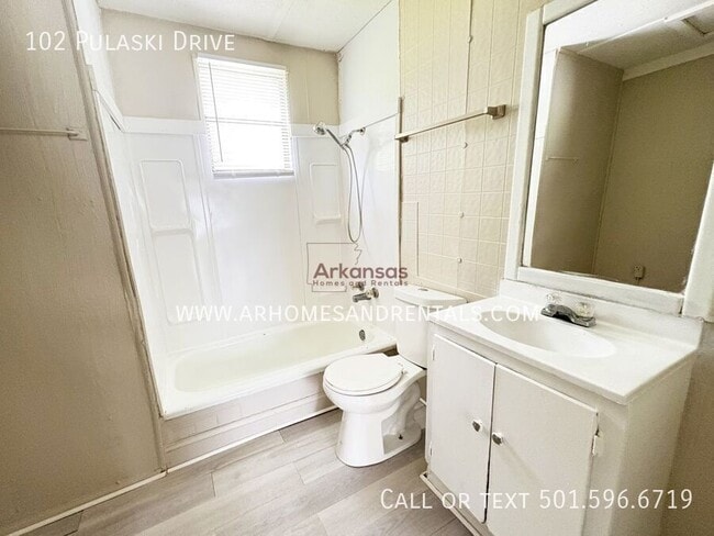 Photo - 102 Pulaski Dr