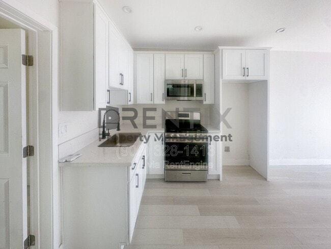 Photo - 787 N Reservoir St
