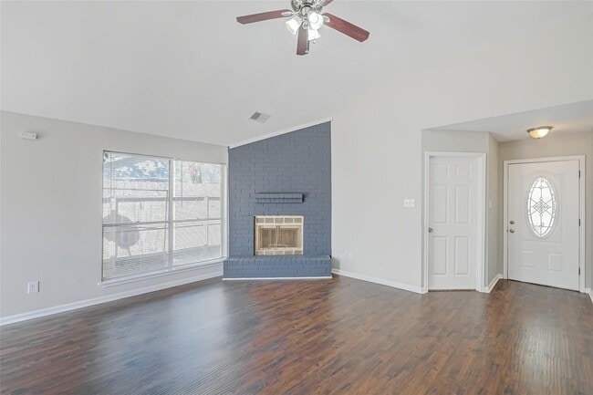 Photo - 16938 Enchanted Cir E