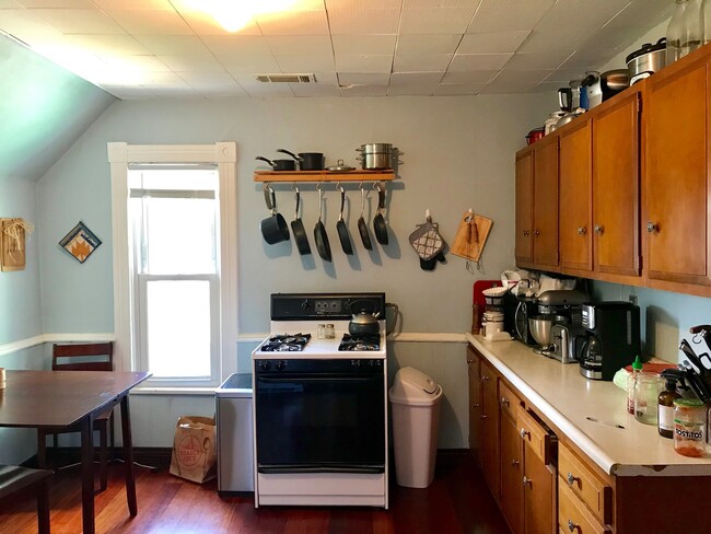 Photo - NE Minneapolis 2 Br / 1 Ba Upper Level Dup... Casa Adosada