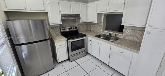 Photo - 300 NE 12th Ave