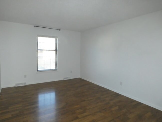 Photo - Beautiful Town Home in Park Hill School District!