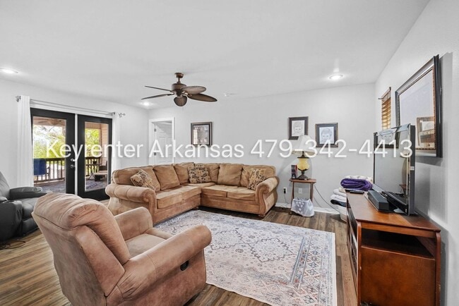 Photo - Charming 1 Bedroom Cottage-Style Home with Spacious Yard