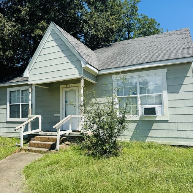 Building Photo - 3924 5th St Rental