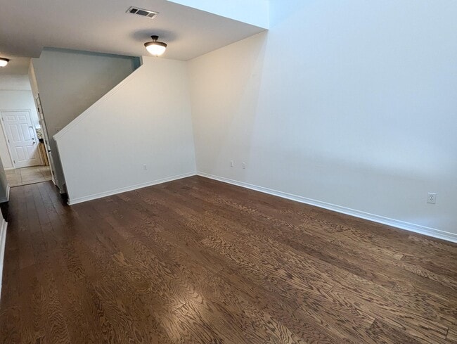 Photo - 1537 Bentley Cir