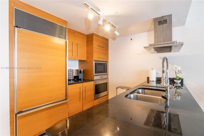 Building Photo - 485 Brickell Ave Unit 3506