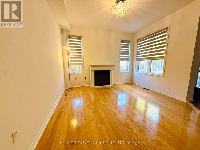 Photo - 137 Laramie Crescent