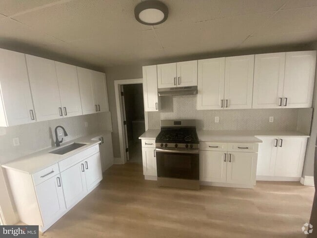Building Photo - 202 N Main Ave Unit 6 Rental