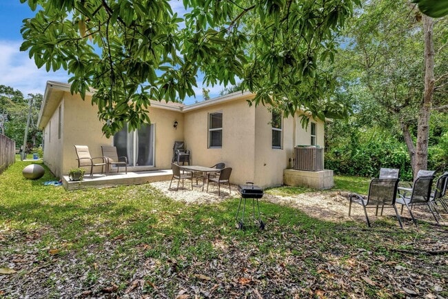 Photo - 1816 SW 21st St