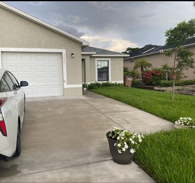 Photo - 3025 Chiquita Blvd S