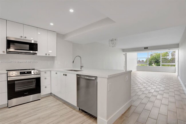 Building Photo - 4091 Cypress Reach Ct Unit 301 Rental