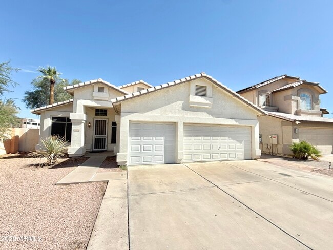 13896 W Wilshire Dr