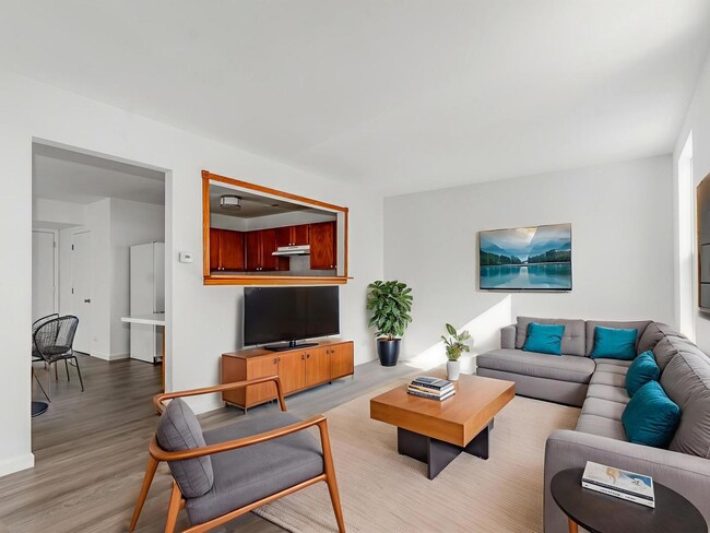 Photo - 1053 Symphony Dr