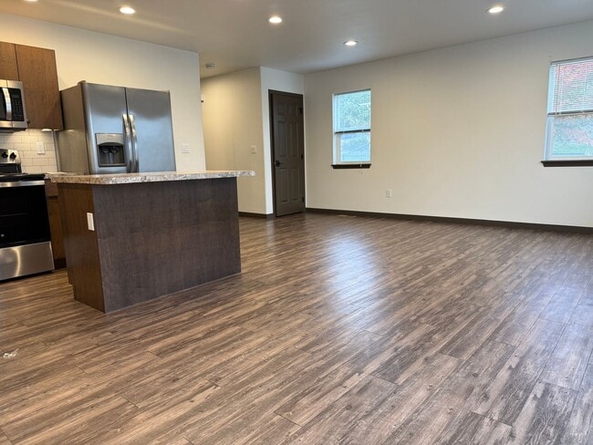 Photo - 209 N 76th Ave