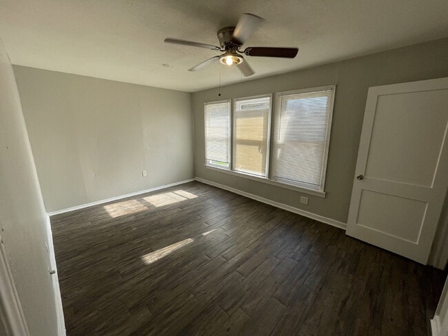 Little Pink House!! Little Pink House!! (1 bed/1bath)