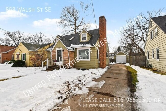Photo - 858 Walsh St SE