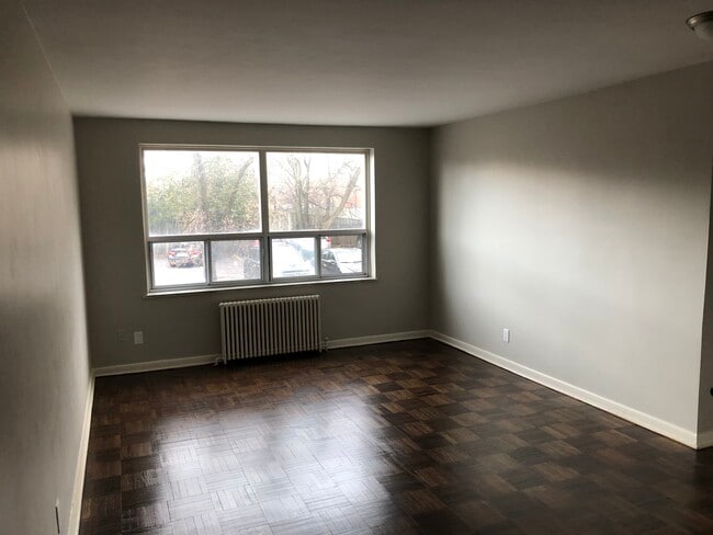 15 Bater Ave