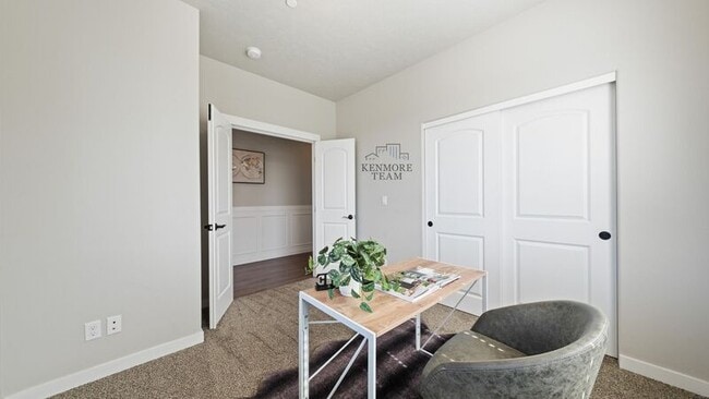 Photo - 2292 Morris Ave