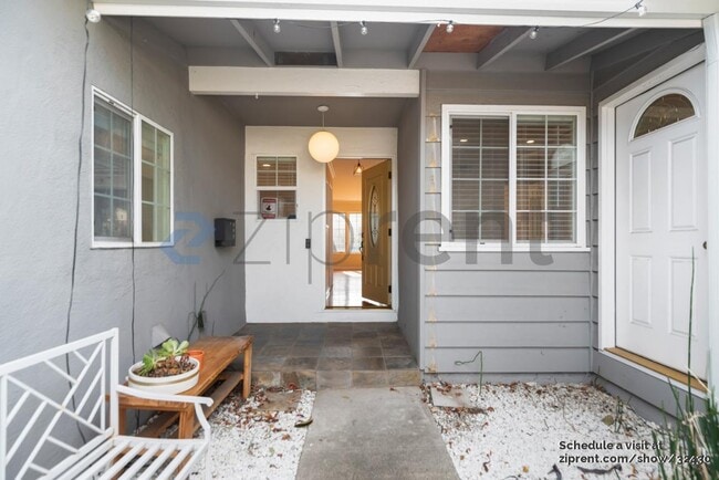 Photo - 3868 Bucknall Rd