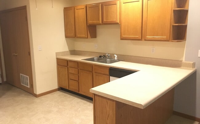 Photo - 6549-MF2-E2 Unit B