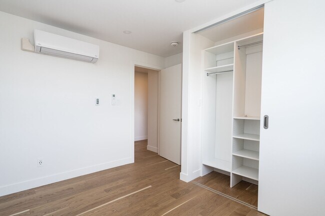Photo - 365 Eglinton Ave E Unit 701