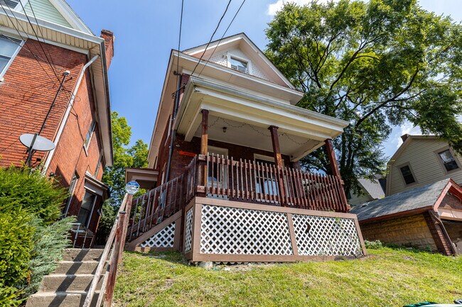 Photo - 208 Bosley St