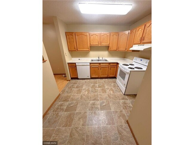 Photo - 831 Highview Dr