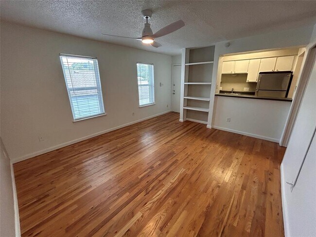 Building Photo - 808 Winflo Dr Unit 105