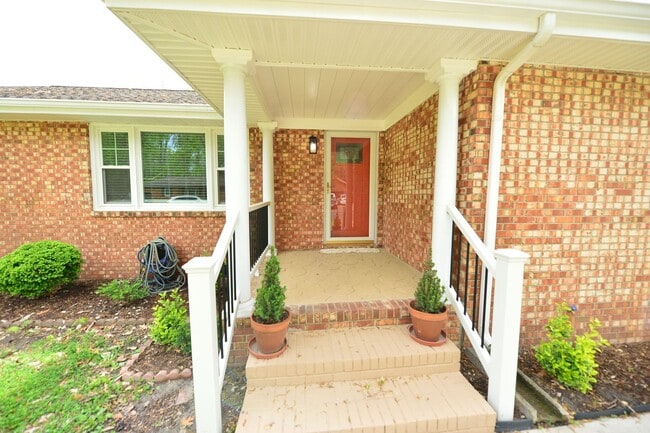 Photo - 817 Englewood Dr