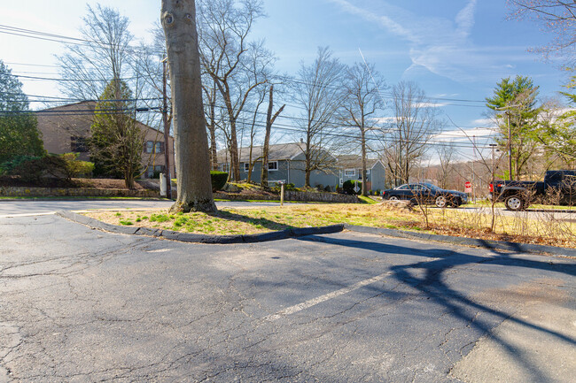 Building Photo - 516 Vincelette St Unit B1 Rental