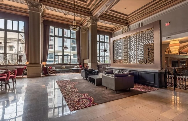 Lobby/Lounge - 51 N High St Unit 304