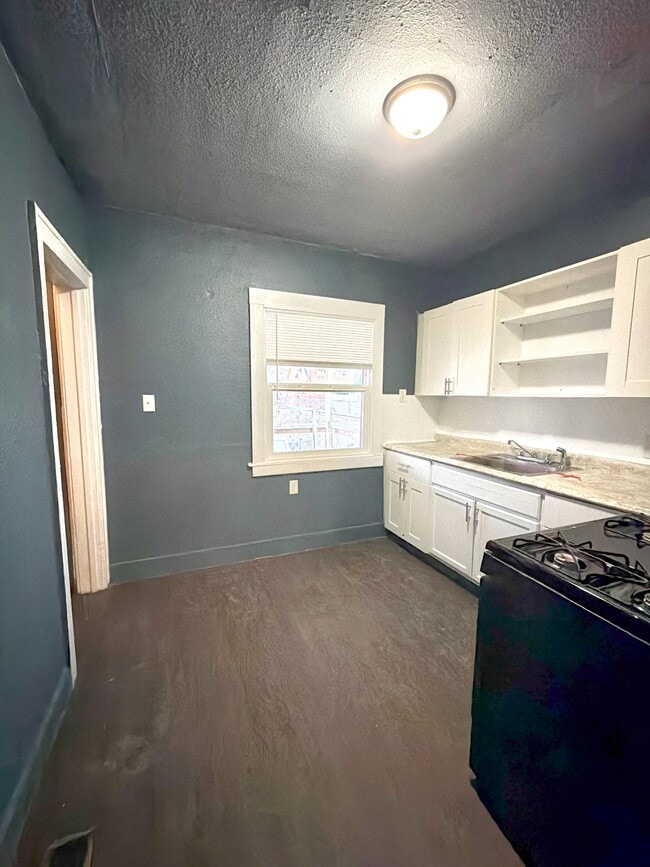 Photo - 14011 Roselawn St