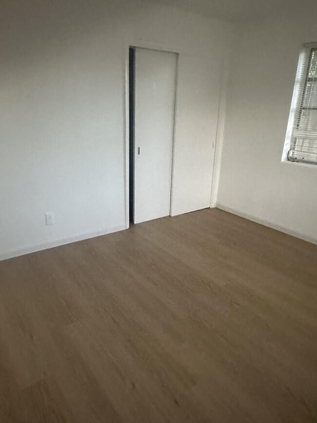 Photo - 2435 McKinley St