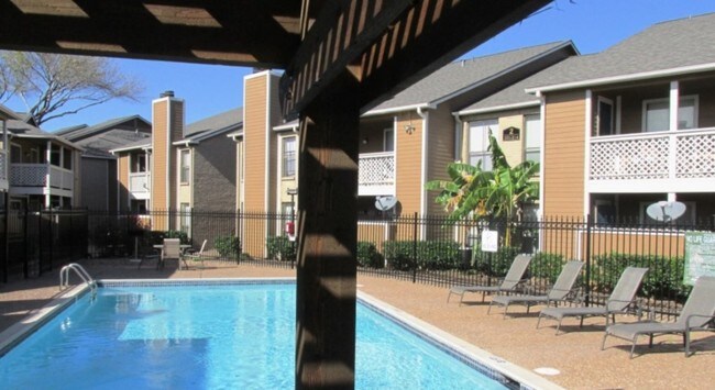 Piscina - Glenwood Apartment Homes