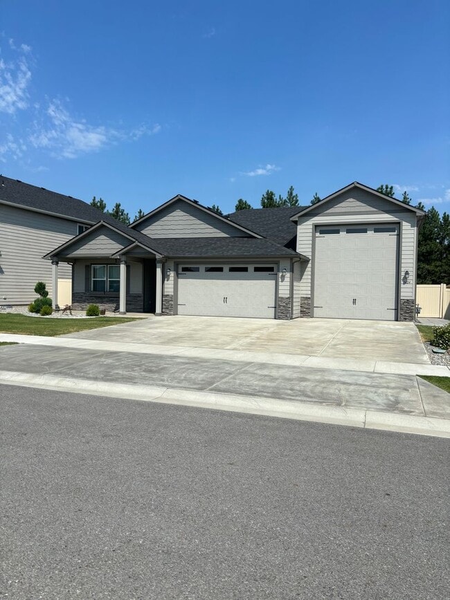 Building Photo - Single Level Post Falls Home (APP#233)