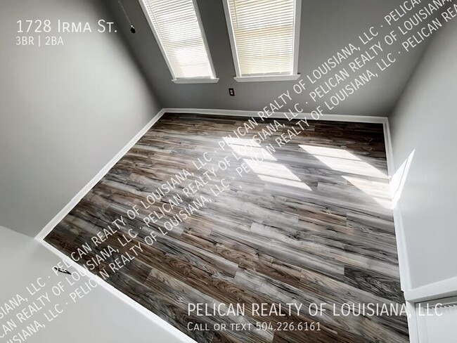 Photo - 1728 Irma St