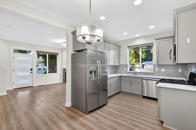 Photo - 13838 SE Knight St