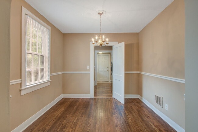 Photo - 15 Addlestone Ave