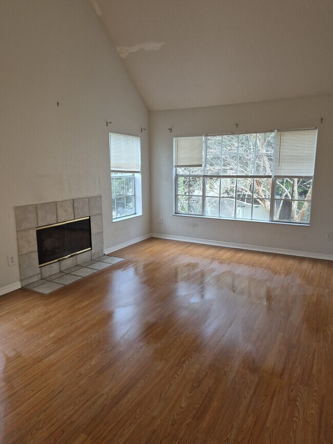 Photo - 13700 Richmond Park Dr N