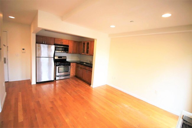 Photo - 31-10 23rd St