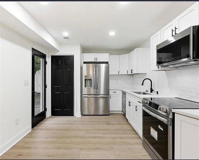 Photo - 10 Hawk Rd NW