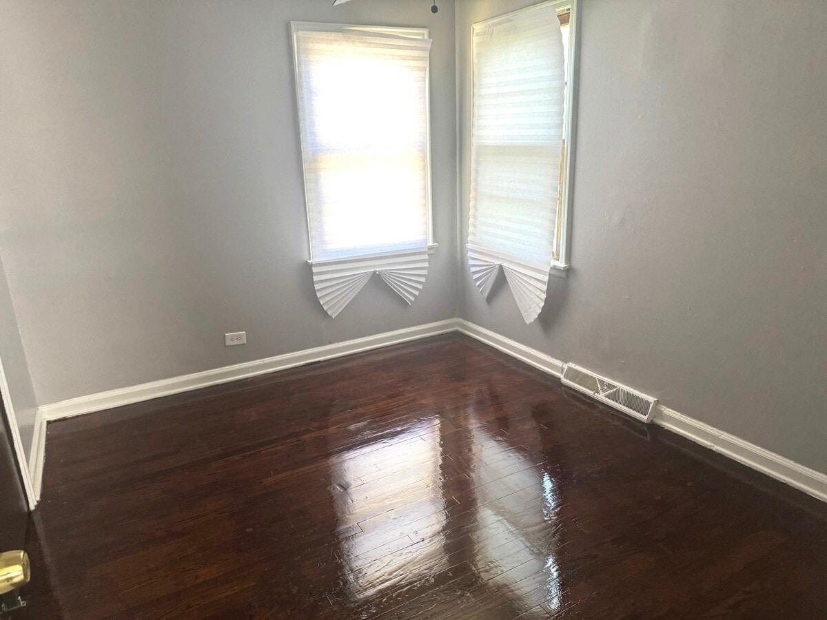 Photo - 14505 Minerva Ave