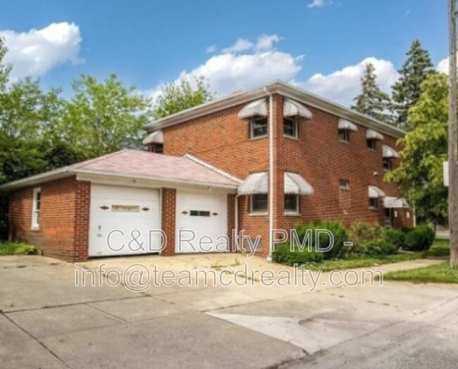 Photo - 426 E 200th St