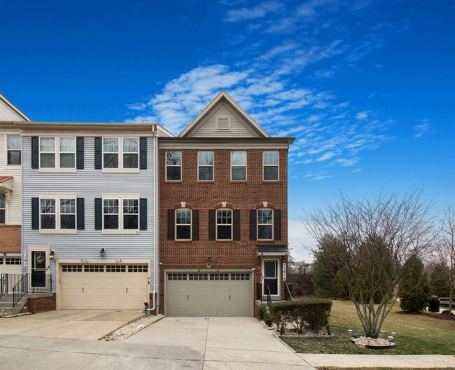 Luxury Living in Germantown! - Luxury Living in Germantown! House