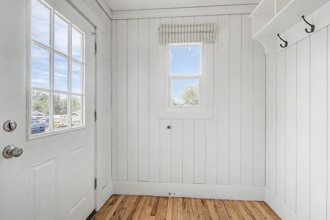 Building Photo - 110 S Quitman St