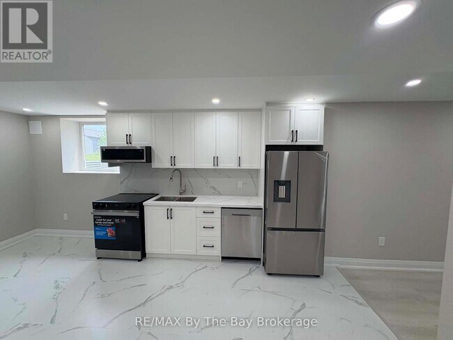 Photo - 218 Mapleside Dr